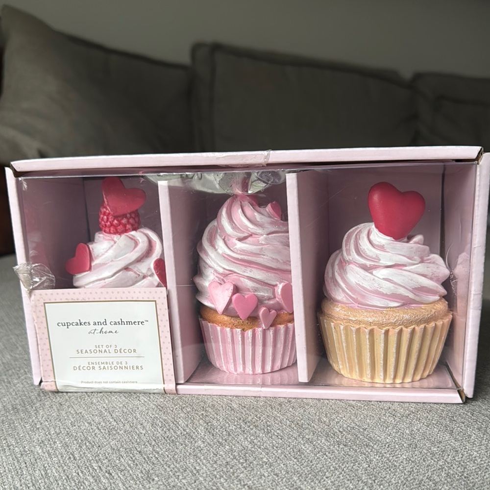 cupcakes & cashmere Pink and White Bath Soak Trio